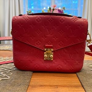 Louis Vuitton Pochette Metis